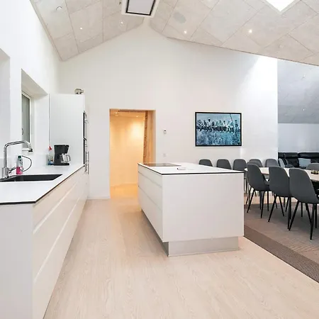 14 Person In Løkken